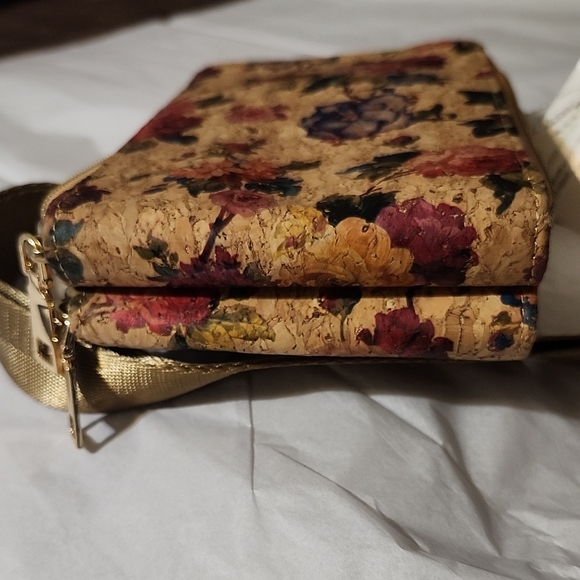 Floral Cork Phone Purse - Picture 14 of 14